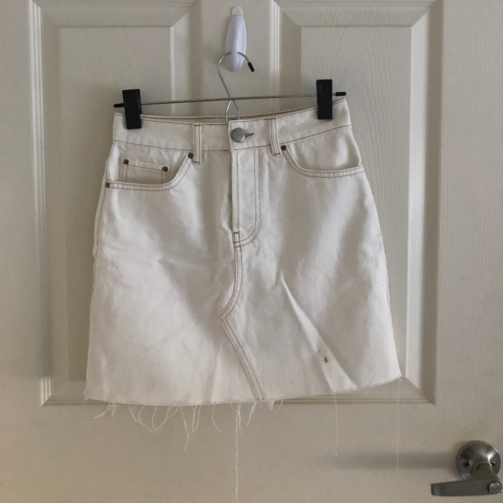ASOS WHITE DENIM SKIRT
